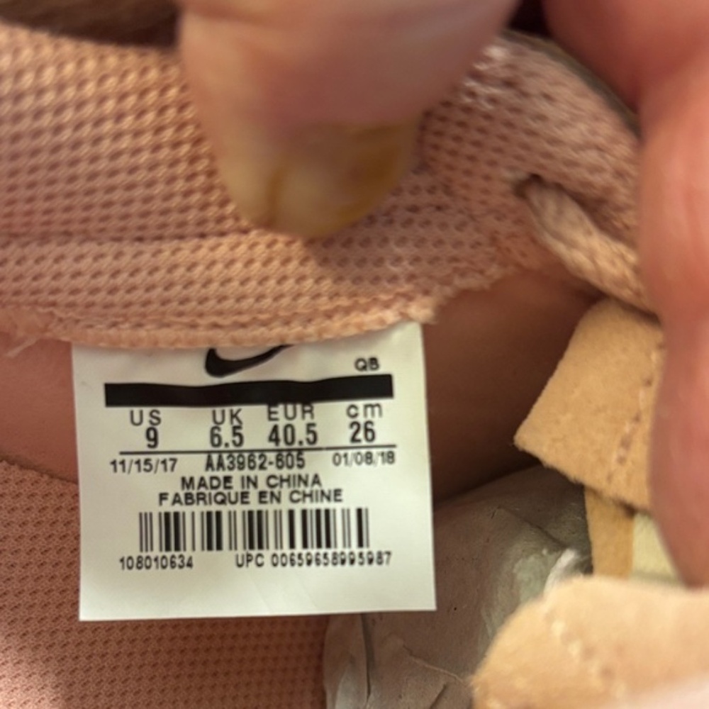 NWOT-Nike Women’s Blazer Low SD Sneakers in Coral Stardust (soft pink) suede - Picture 2 of 15